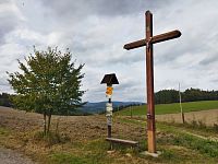 Dřevěné kříže mezi Zlatníkem a sedlem Červený kříž aneb z Bartoňova do Šumperka