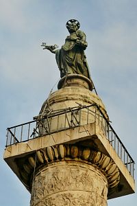 socha sv. Petra a vrcholová plošina