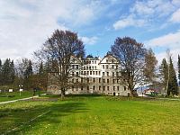 Velké Losiny - lázeňské sanatorium Šárka  (Podesní na Šibeničním vrchu)