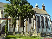 jeden z největších slovenských kostelů od jihu