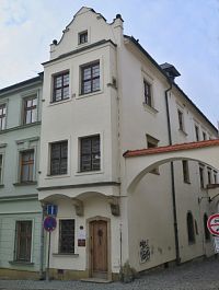 Olomouc - měšťanský dům s arkýřem a prampouchy