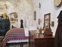 Matera – skalní byt / jeskynní dům  (Casa Grotta di Vico Solitario)