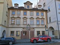 Praha (Hradčany) - dům a hostinec U Černého vola