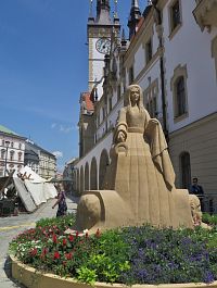 svoboda a demokracie prý musela zůstat před radnicí