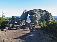 Krásná vycházka na konec turistické sezóny  (Červenohorské sedlo – Červená hora – Kamenné okno – Vřesová studánka – Červenohorské sedlo)