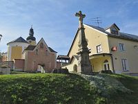 celkový pohled od silnice