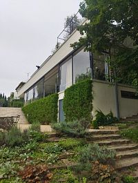 v zahradě vily Tugendhat