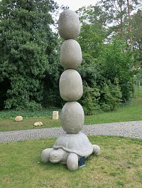 v zahradě vily Löw-Beer