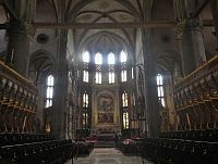 pohled k Tizianovu oltáři