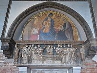 Veneziano a náhrobek dóžete Francesco Dandola