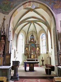 pohled do kněžiště