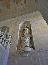 po schodišti do předsálí