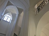 schodiště ke Dvorní kapli