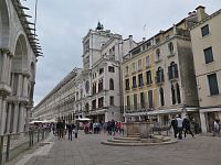 pohled k Torre dell'Orologio