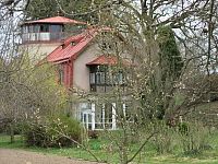 věž a vila = zámeček