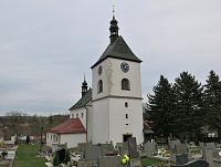 dominantní západní věž