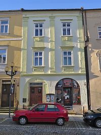 Šumperk - měšťanský dům jako symbol nenápadné krásy  (nám. Míru č. 7)