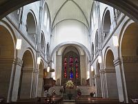 chrámový interiér