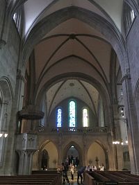 chrámový interiér