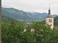 pohled na kostel z hradu