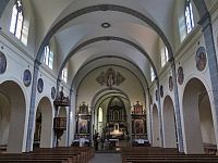 chrámový interiér