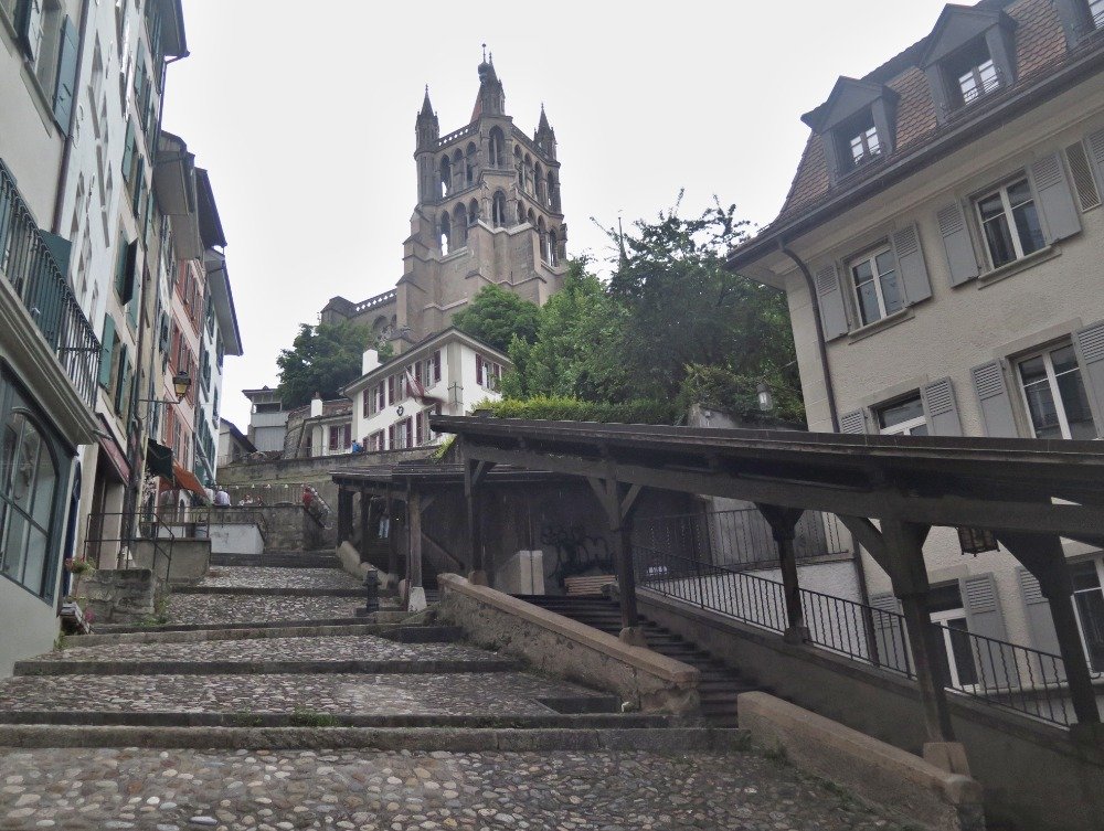 Lausanne – kryté dřevěné schodiště Tržní schody  (Escaliers du Marché)