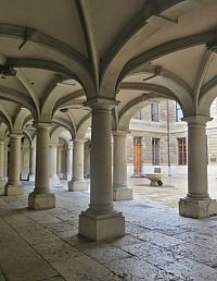 radniční nádvoří