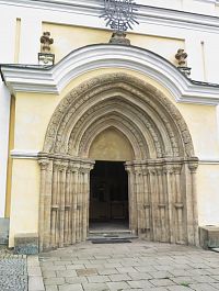 raně gotický portál