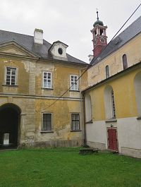 klášterní nádvoří