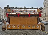 smutný pohled na bar