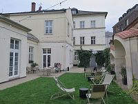 pohled ze dvora / zahrady