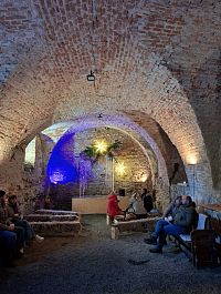 prostory pod kostelem