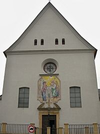 chrámové průčelí