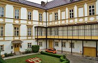 nádvoří Arcibiskupského paláce