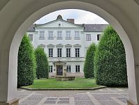 Sudá nebo lichá aneb naučné putování mezi domy ve Wurmově a Křížkovského ulici (Olomouc)