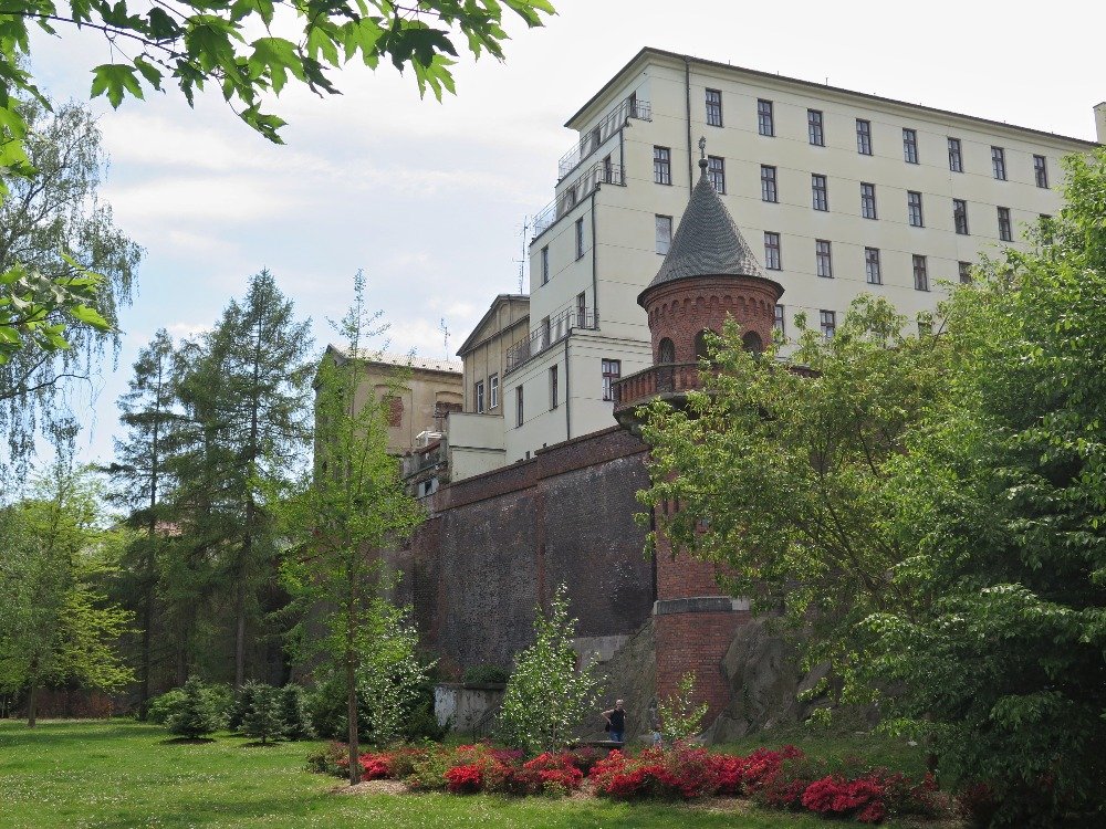 Olomouc – Michalský park se sice dnes už jmenuje Bezručovy sady, ale ...