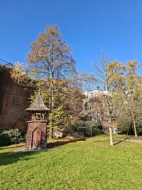 dřevěná zvonička