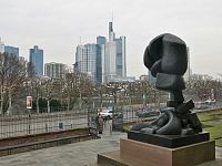 pohled od vstupu na moderní Frankfurt