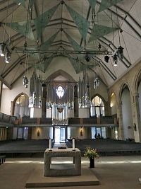 chrámový interiér