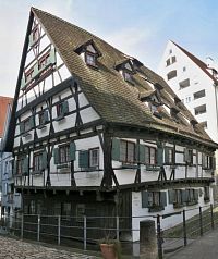 Ulm - Šikmý dům  (Schiefes Haus)