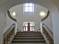 schodiště k muzejní části