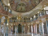 Klášter Wiblingen u Ulmu II. – hlavní klenoty, kostel sv. Martina a rokokový Knihovní sál  (Kloster Wiblingen bei Ulm II. – Kunstwerke, Klosterkirche und Bibliothekssaal)