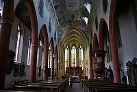 chrámový interiér