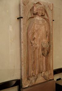 jeden z náhrobníků