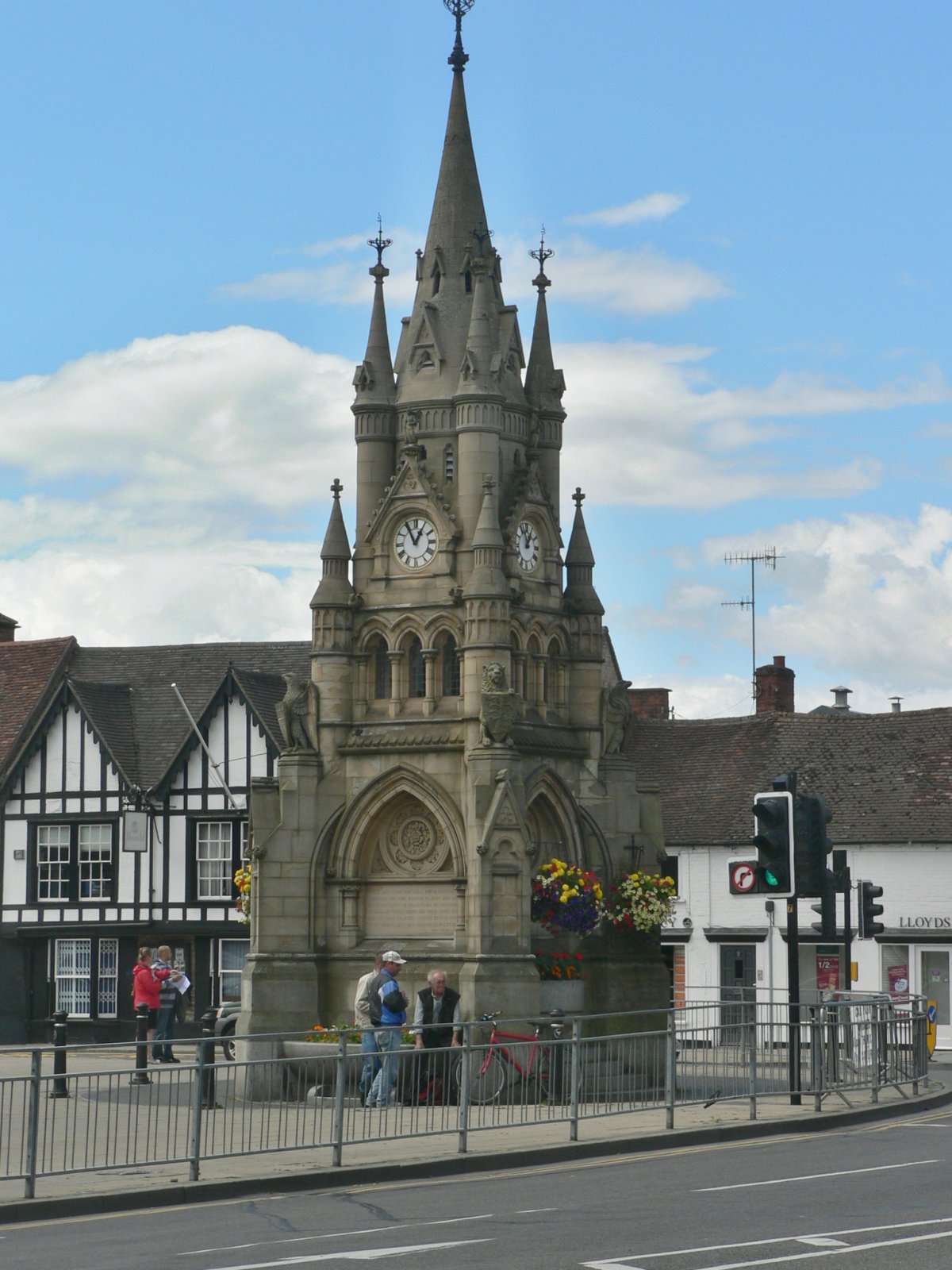 Stratford nad Avonou – Shakespearova fontána  (Stratford-upon-Avon - The Shakespeare Memorial Fountain