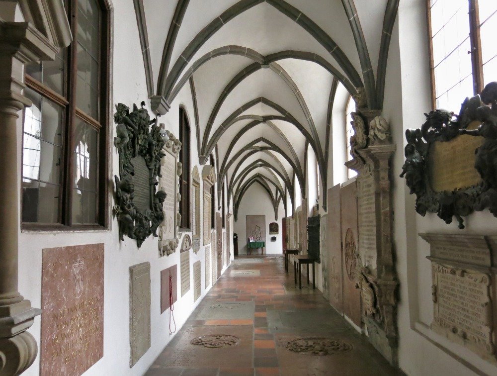 Augsburg – klášter s kostelem sv. Anny II. – popis  (Karmeliterkloster mit Pfarrkirche St. Anna II. - Beschreibung)