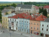 Masarykovo náměstí s klášterním kostelem