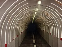 marně hledám světlo na konci tunelu