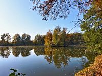 Zámek s kavárnou, zámecký park, tři rybníky a bývalý pivovar – to vše nabízí Třemešek u Šumperka