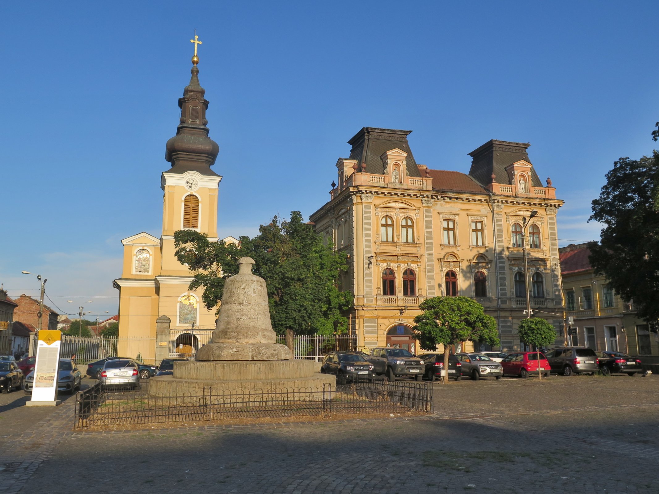Temešvár – Srbský kostel sv. Jiří ve čtvrti Fabric  (Timișoara - Biserica Ortodoxă Sârbă în cartierul Fabric, Српска црква Св. Ђорђе)